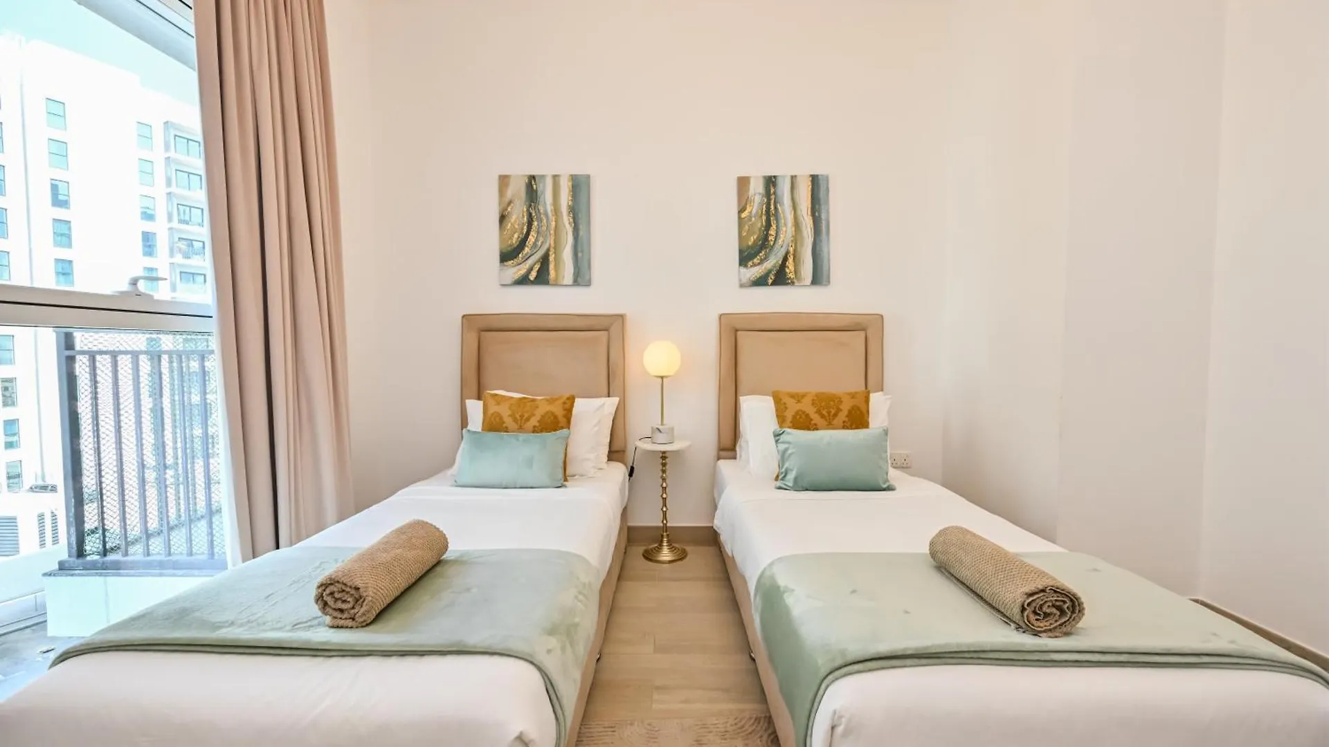 Yas Canal 3 Luxury Apartment Close To F1 And Ferrari World Абу-Даби