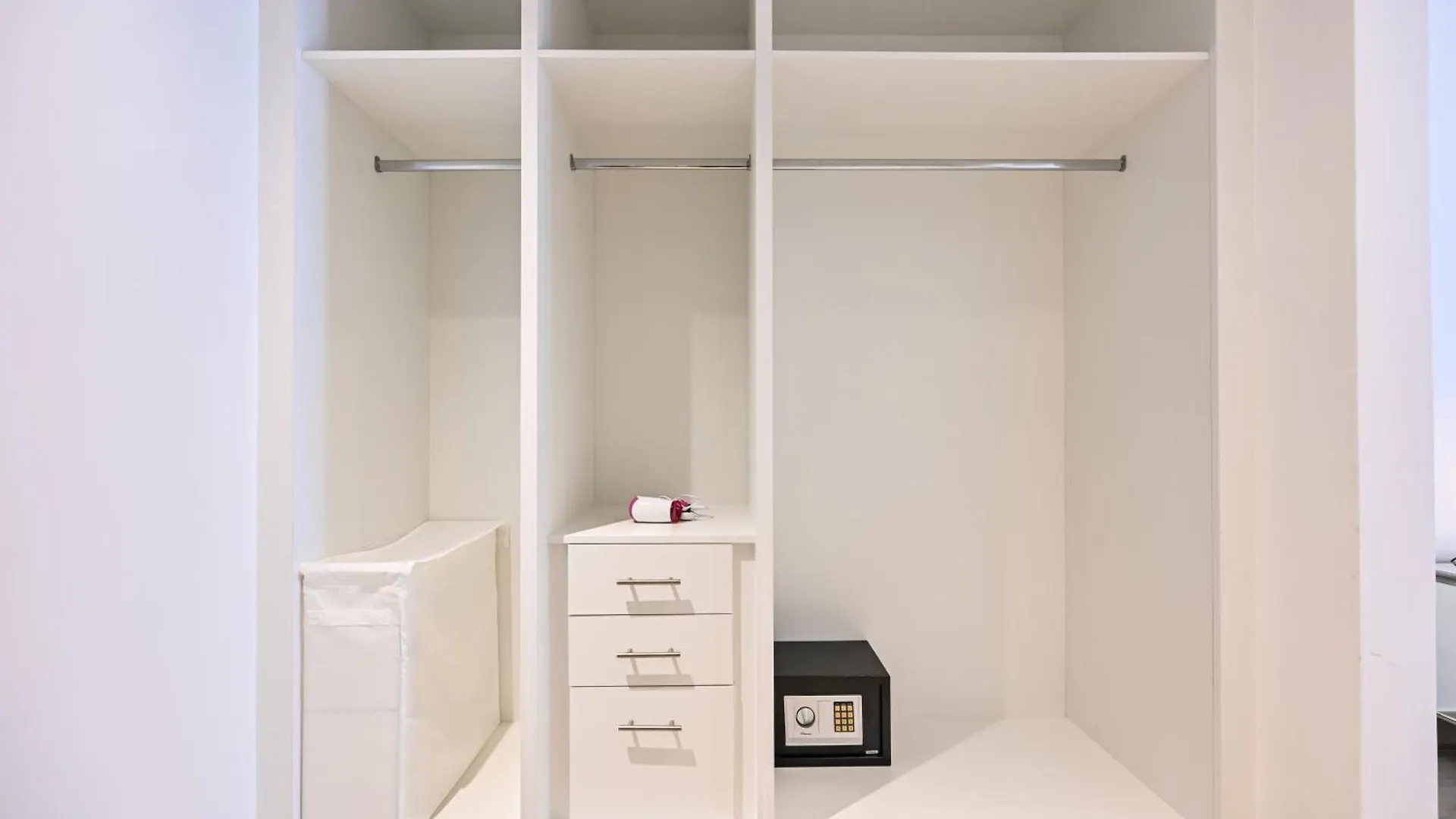 Yas Canal 3 Luxury Apartment Close To F1 And Ferrari World Абу-Даби