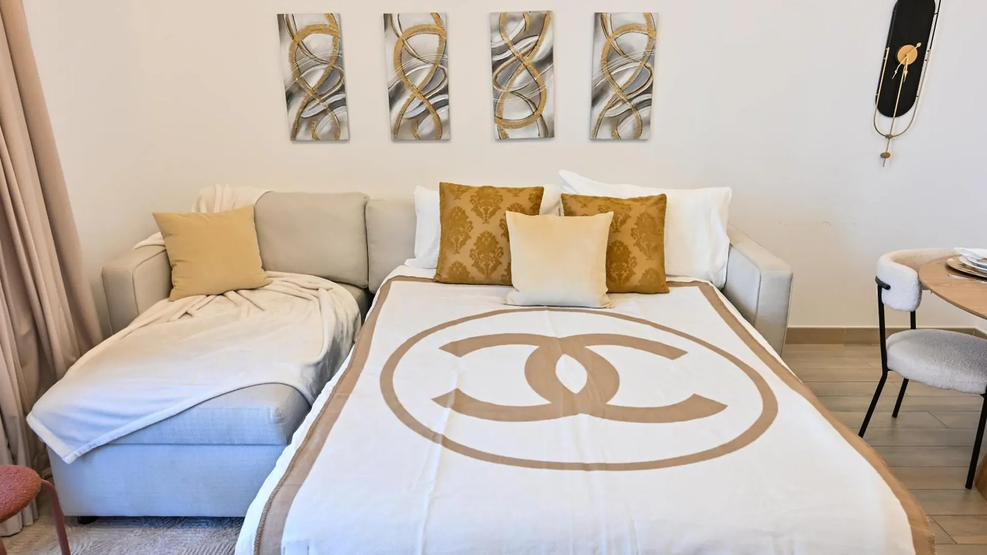 Yas Canal 3 Luxury Apartment Close To F1 And Ferrari World Абу-Даби